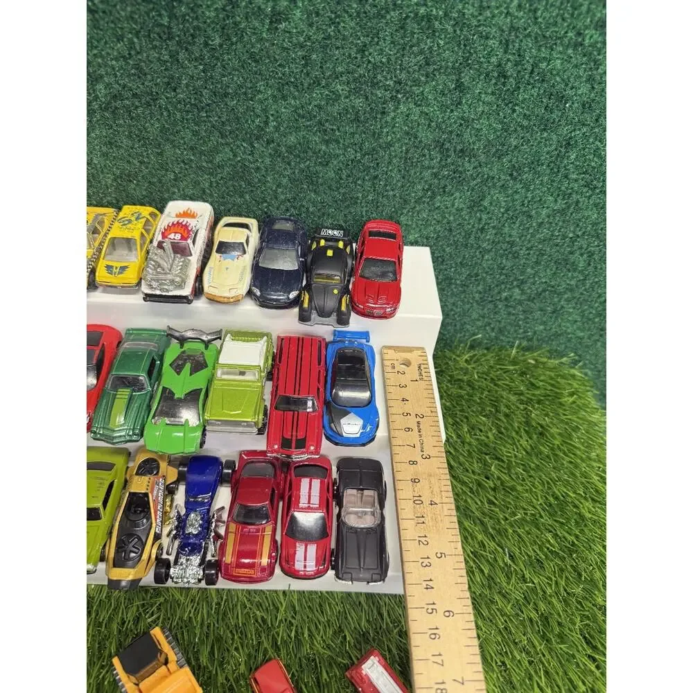 Large Lot 30+ Assorted Diecast Toy Vehicles Hot Wheels Matchbox Tonka Cars VTG